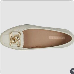 Aerosoles White Loafer Flats with Gold Chain Accent Size 9 Women's